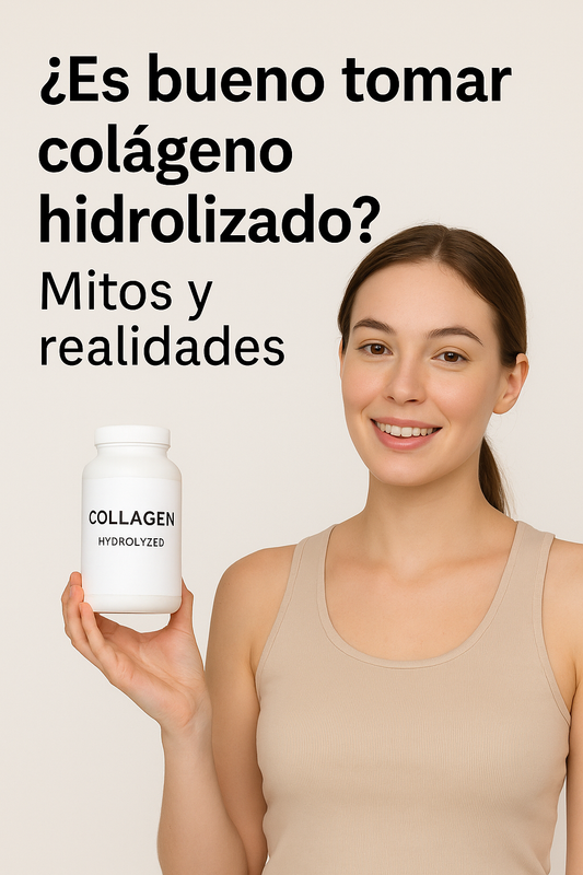 Joven sonriente sostiene un frasco de colágeno hidrolizado, destacando el tema: ¿Es bueno tomar colágeno hidrolizado? Mitos y realidades.