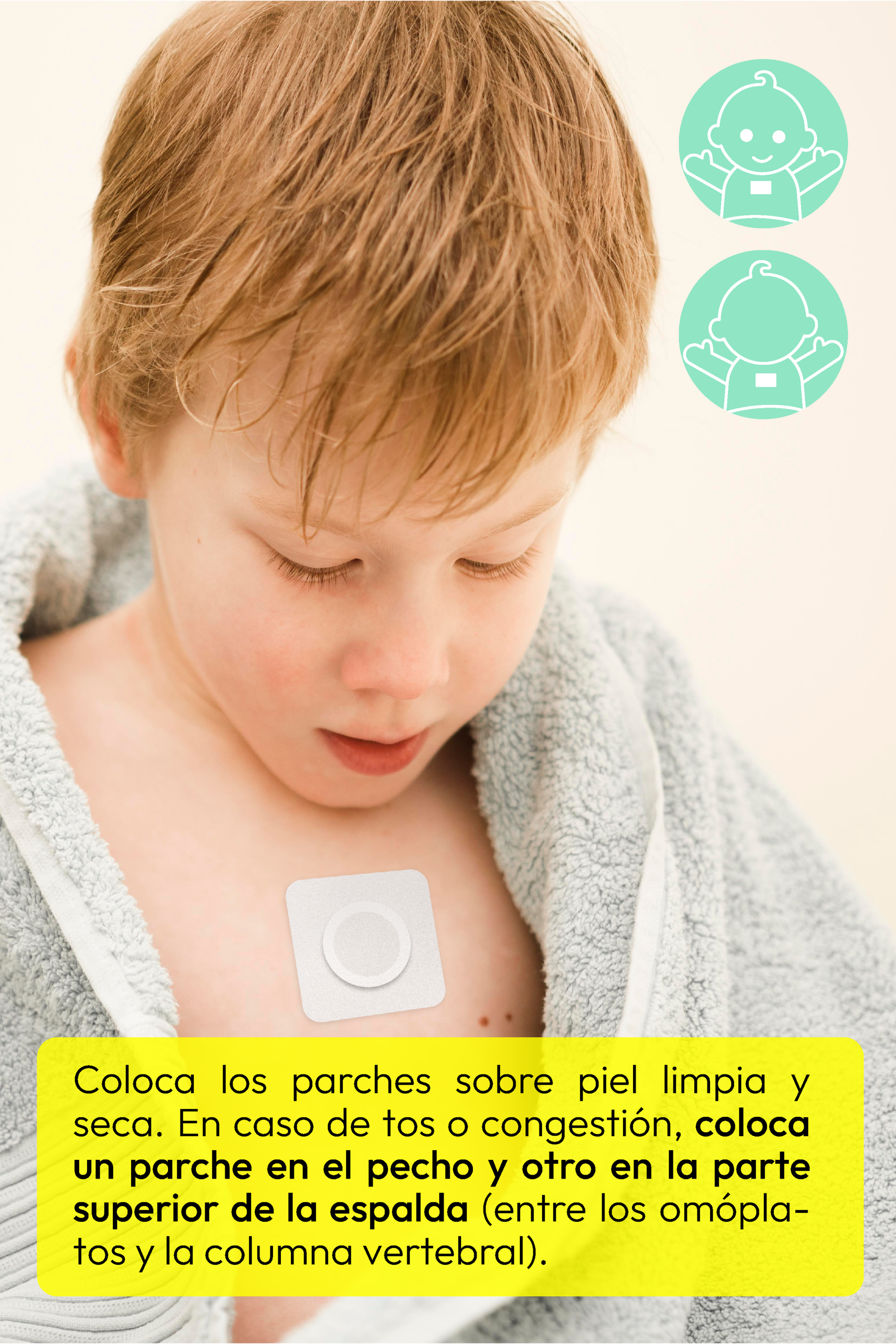 Aplicación del parche infantil en el pecho con instrucciones de uso.